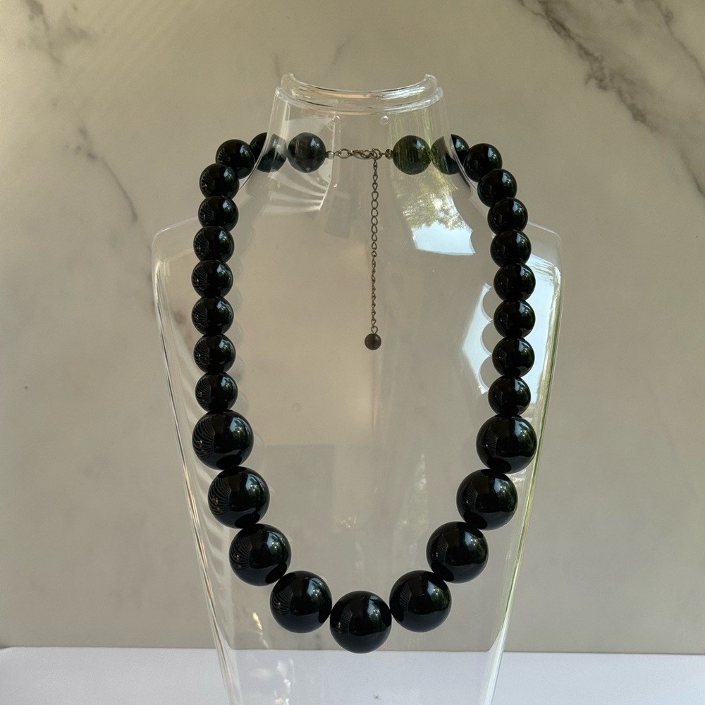 VTG Glossy Black Y2K Graduated Beaded Necklace, Bohemian Whimsigoth Necklace 12”